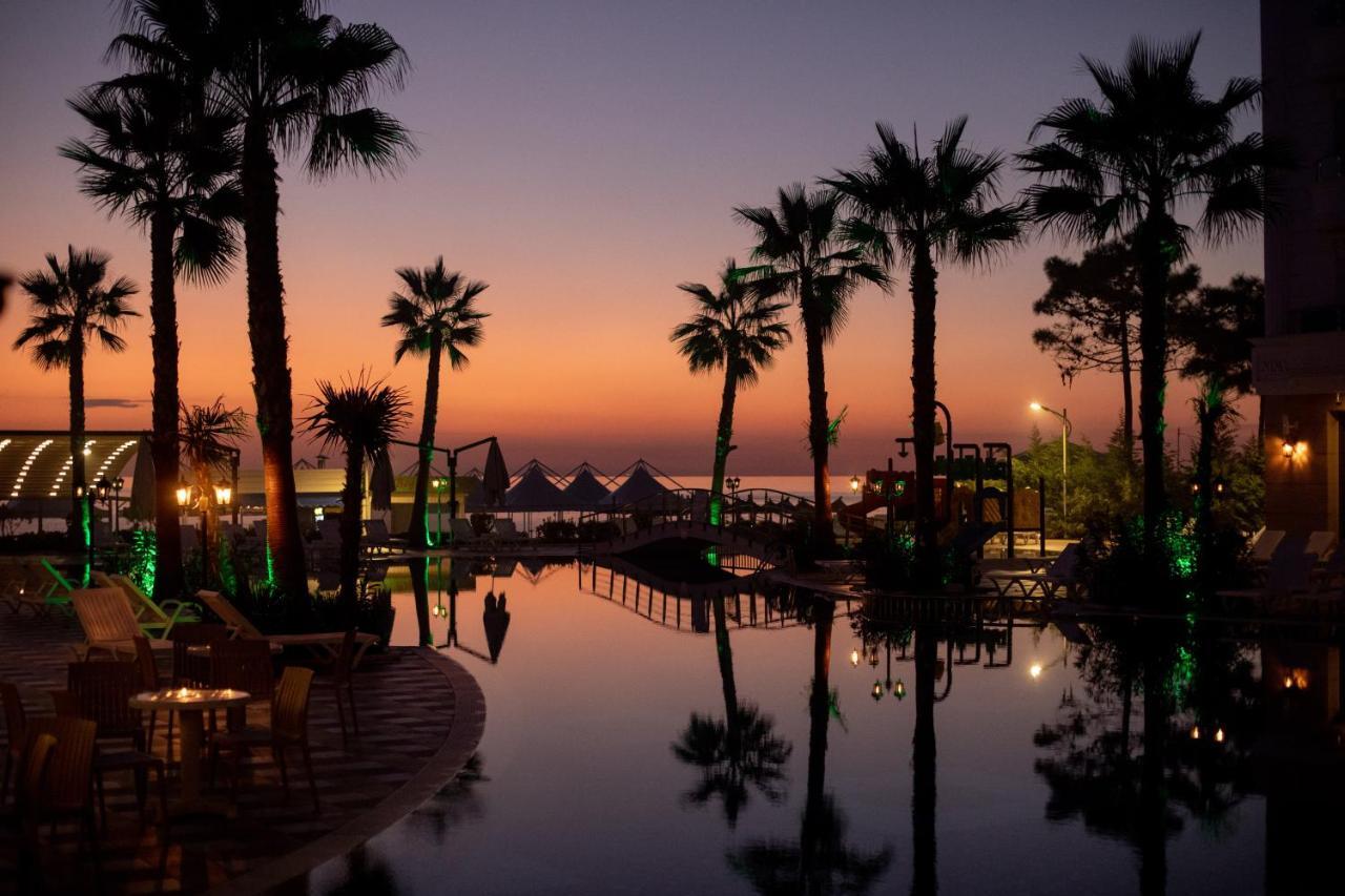 Grand Blue Fafa Resort & Spa Дуррес Экстерьер фото
